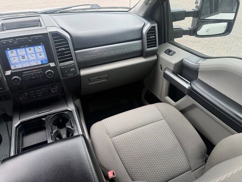 Used 2019 Ford F350 XLT w/ XLT Premium Package AWD/4WD image 39