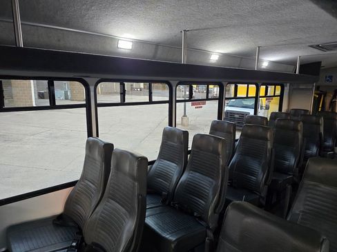 Used 2019 Ford F550 2WD Regular Cab Super Duty image 27