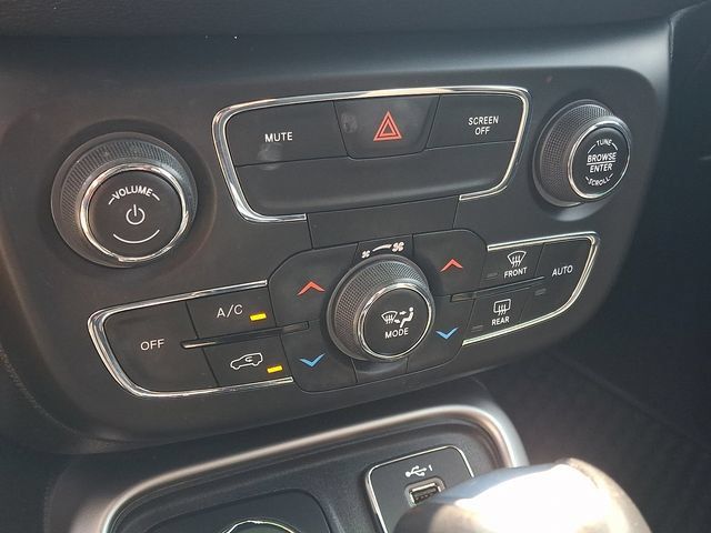 Used 2020 Jeep Compass Latitude w/ Cold Weather Group AWD/4WD image 15
