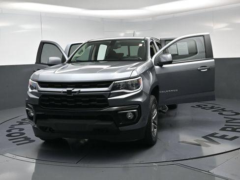 Used 2022 Chevrolet Colorado LT w/ LT Convenience Package AWD/4WD image 23