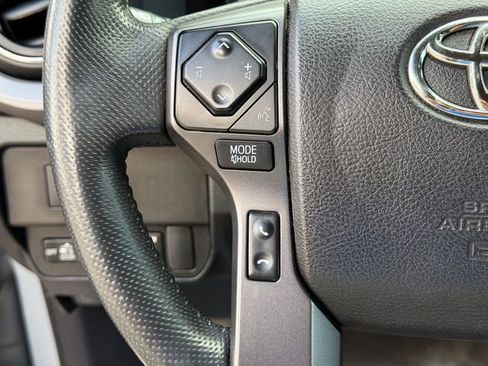 Used 2021 Toyota Tacoma TRD Sport w/ Technology Package RWD image 10
