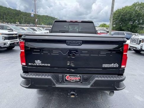 Certified 2024 Chevrolet Silverado 2500 High Country w/ High Country Premium Package AWD/4WD image 3