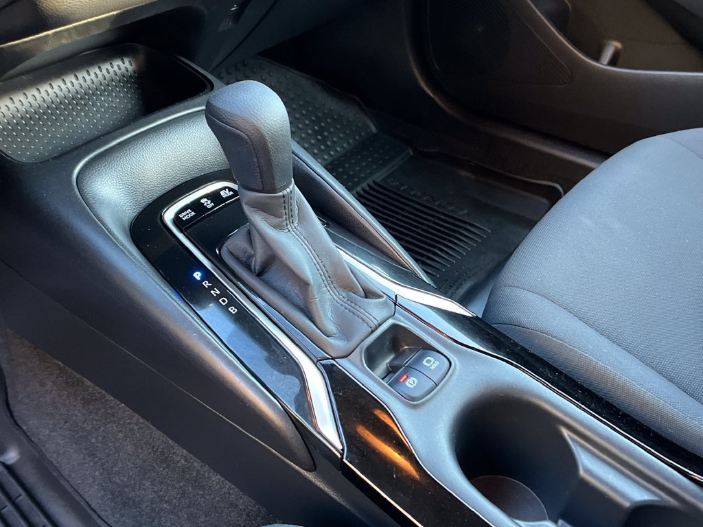 Used 2022 Toyota Corolla LE FWD image 19