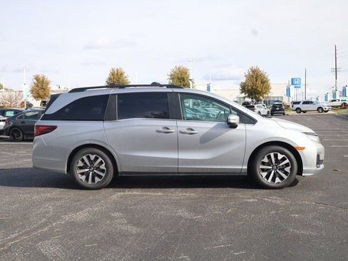 New 2026 Honda Odyssey EX-L image 3