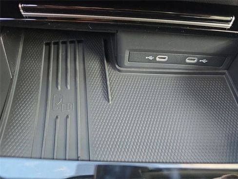 New 2026 Volkswagen Atlas Cross Sport SEL Premium R-Line image 23