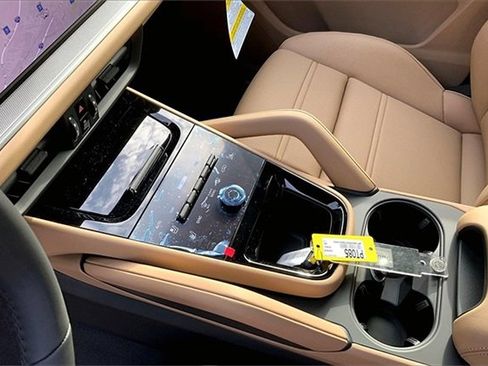 New 2026 Porsche Cayenne image 36