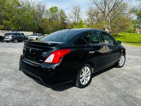 Used 2016 Nissan Versa SL image 4