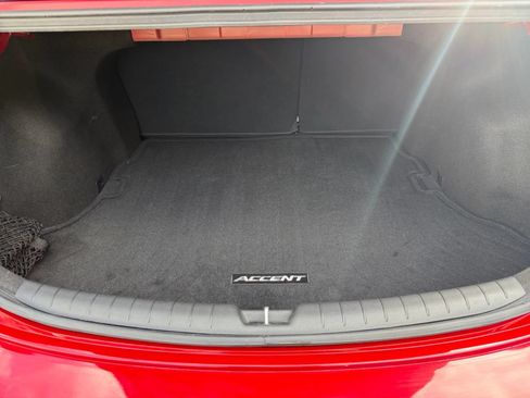 Used 2019 Hyundai Accent SE w/ Cargo Package FWD image 16