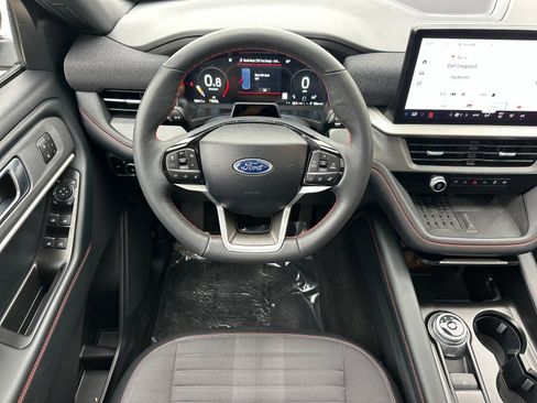 Used 2025 Ford Explorer ST-Line w/ Premium Package AWD/4WD image 17