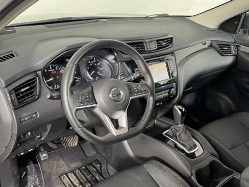 Used 2017 Nissan Rogue Sport SL w/ SL Premium Package image 27