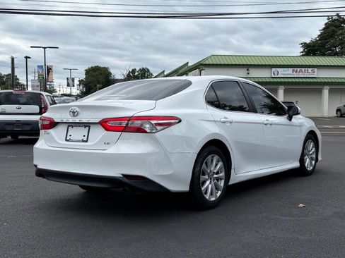 Used 2018 Toyota Camry L image 7