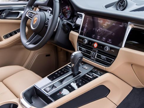 New 2026 Porsche Macan AWD/4WD image 54
