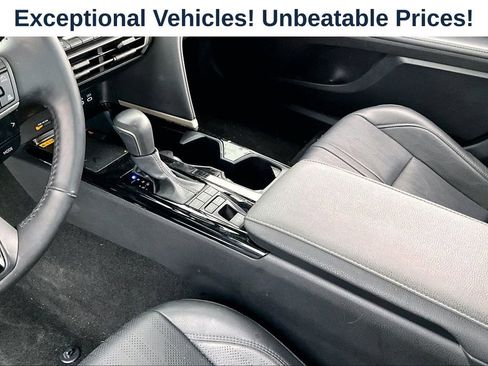 Used 2025 Toyota Camry XSE FWD image 16