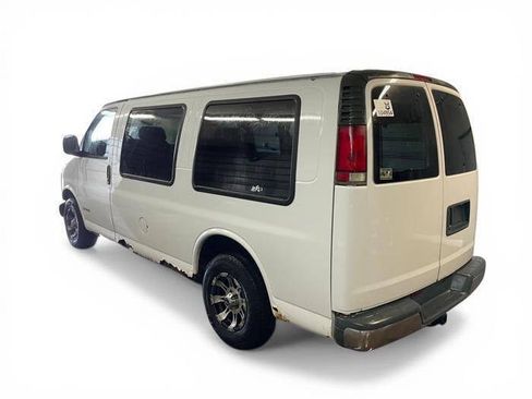 Used 2002 Chevrolet Express 1500 image 3