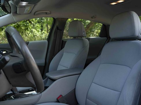 Used 2017 Chevrolet Malibu LT FWD image 17