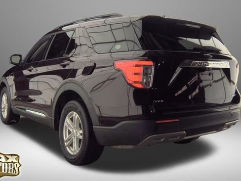Used 2023 Ford Explorer XLT w/ Equipment Group 202A AWD/4WD image 8