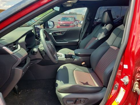 Used 2024 Toyota RAV4 XSE image 9