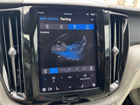 Used 2023 Volvo XC60 T8 Plus image 37