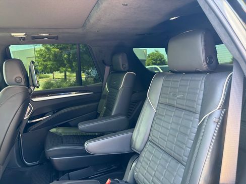 Used 2026 Cadillac Escalade Platinum Sport w/ LPO, ONYX Package AWD/4WD image 38