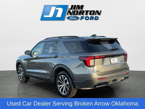 Used 2025 Ford Explorer ST-Line image 6