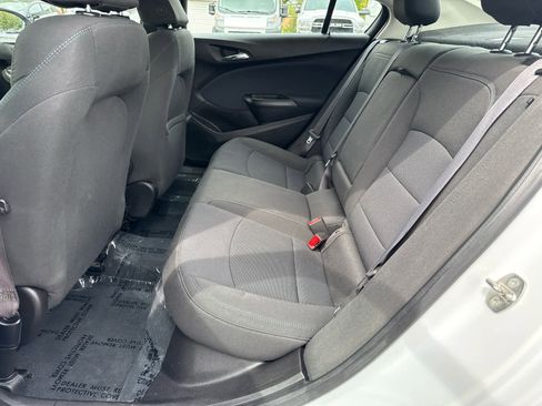 Used 2017 Chevrolet Cruze LT w/ Convenience Package FWD image 14