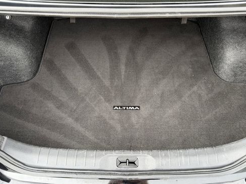 Used 2025 Nissan Altima 2.5 SV FWD image 29