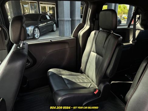 Used 2019 Dodge Grand Caravan GT FWD image 26