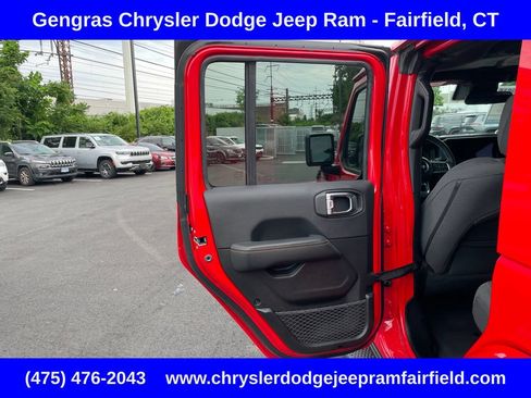 Certified 2025 Jeep Wrangler Unlimited Sahara AWD/4WD image 39