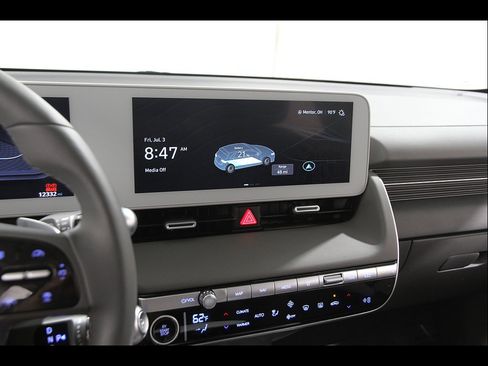 Certified 2024 Hyundai Ioniq 5 SEL AWD/4WD image 9