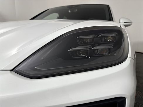 New 2025 Porsche Cayenne Coupe image 11