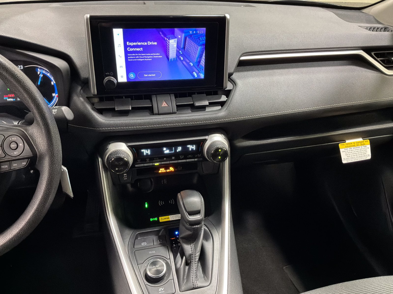 Used 2025 Toyota RAV4 LE AWD/4WD image 8