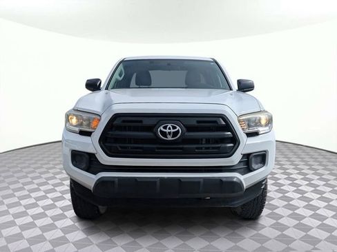 Used 2017 Toyota Tacoma SR image 8