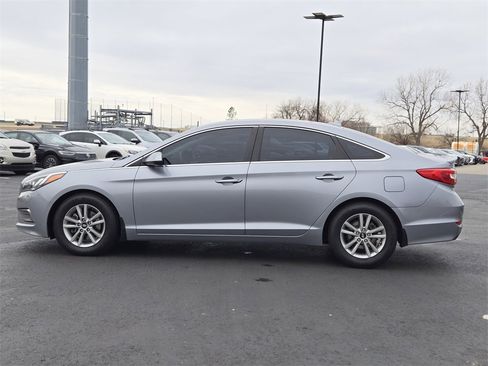 Used 2015 Hyundai Sonata SE w/ Cargo Package image 4