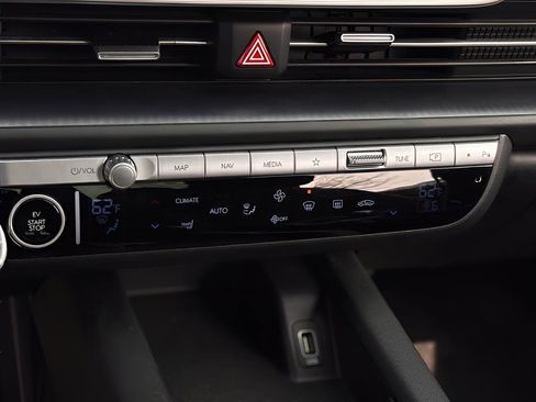 Used 2024 Hyundai Ioniq 6 SE image 13