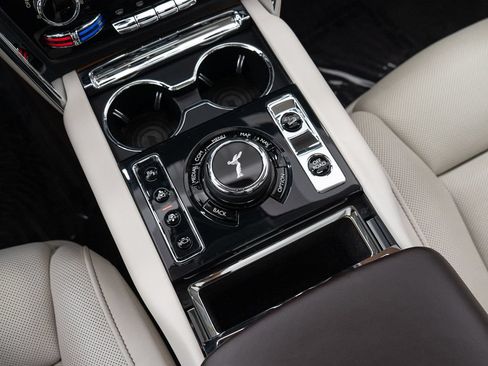 Certified 2019 Rolls-Royce Cullinan AWD/4WD image 39