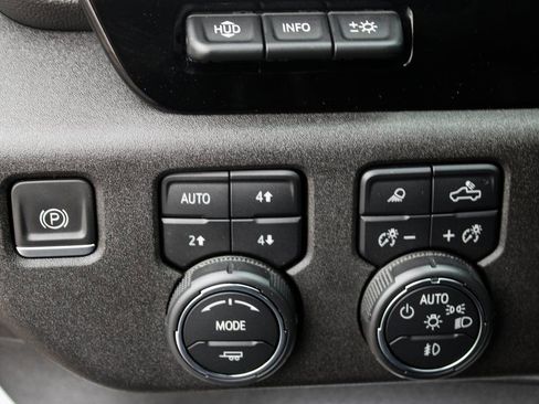 Used 2024 Chevrolet Silverado 3500 High Country w/ High Country Premium Package image 23