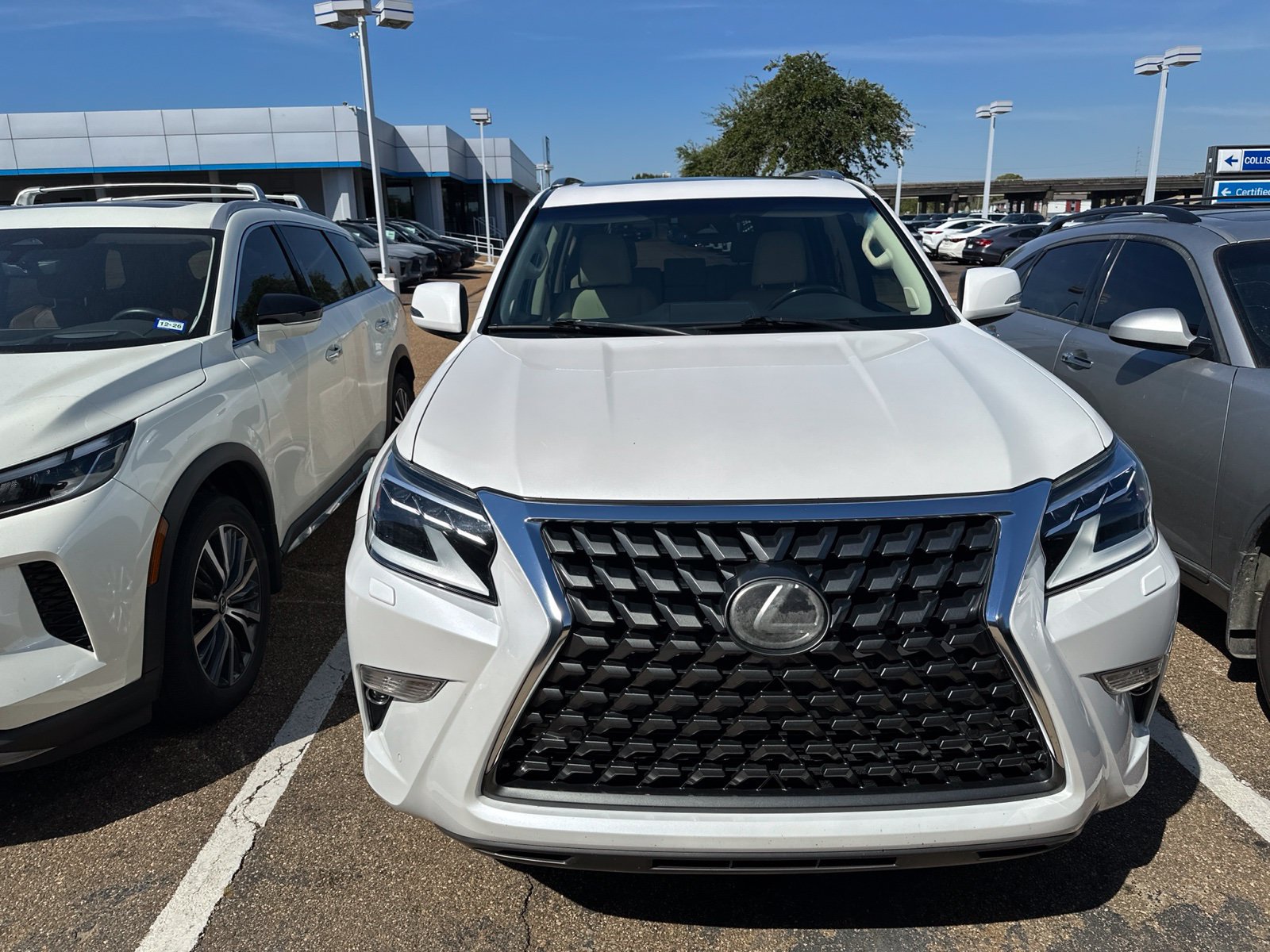 Used 2021 Lexus GX 460 Premium w/ Premium Package AWD/4WD image 3