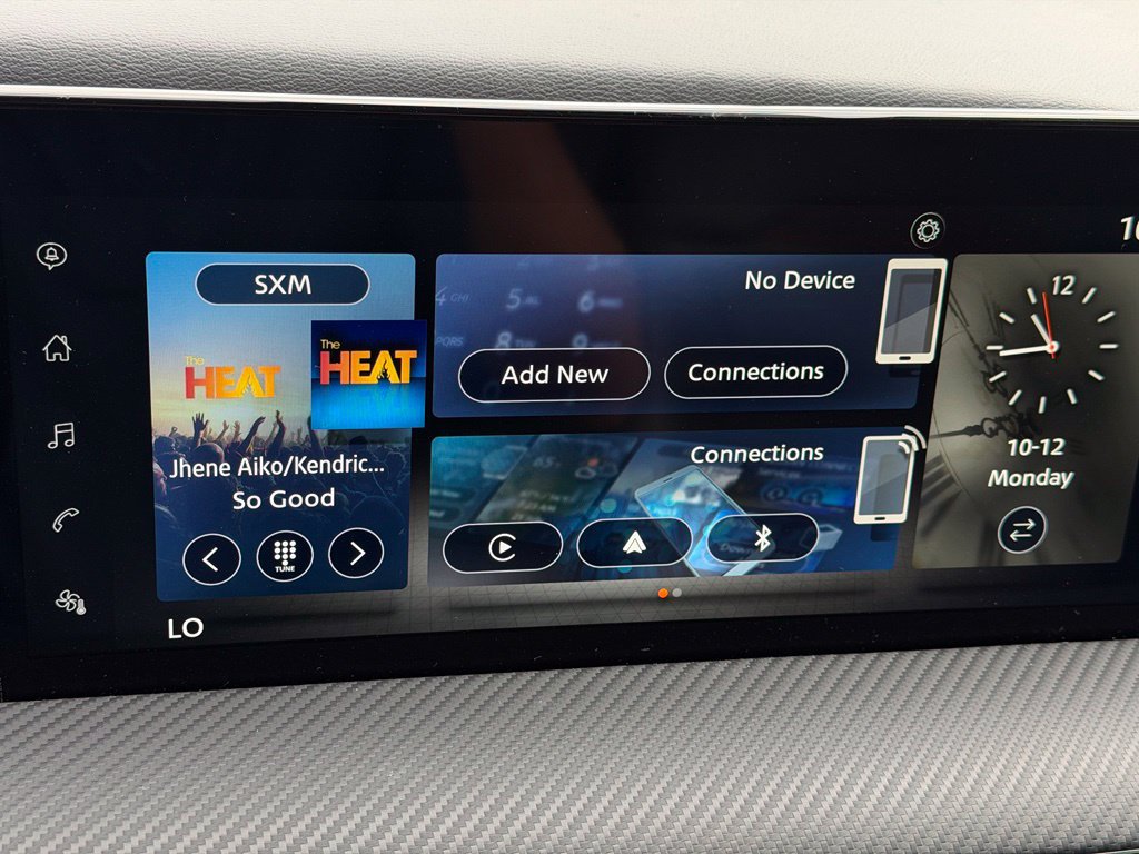 Certified 2025 Nissan Kicks SR FWD image 30