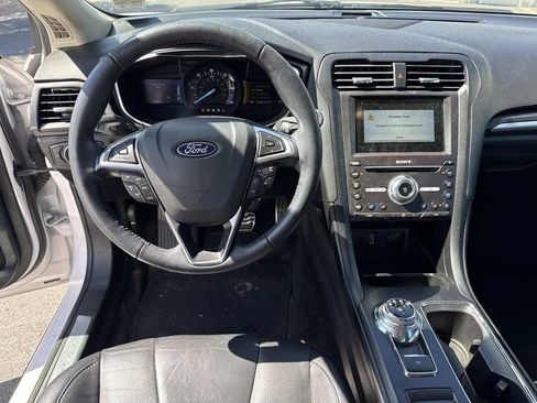 Used 2018 Ford Fusion Titanium FWD image 10
