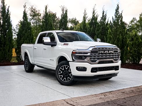 Used 2025 RAM 2500 Limited RWD image 2