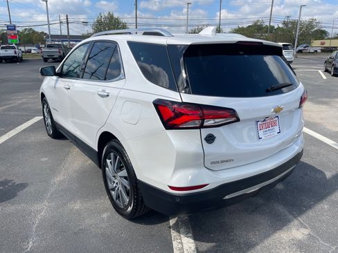 Used 2023 Chevrolet Equinox Premier image 12