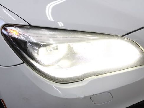 Used 2015 BMW 750Li xDrive AWD/4WD image 34
