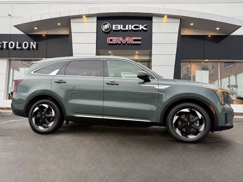 Used 2025 Kia Sorento EX image 1