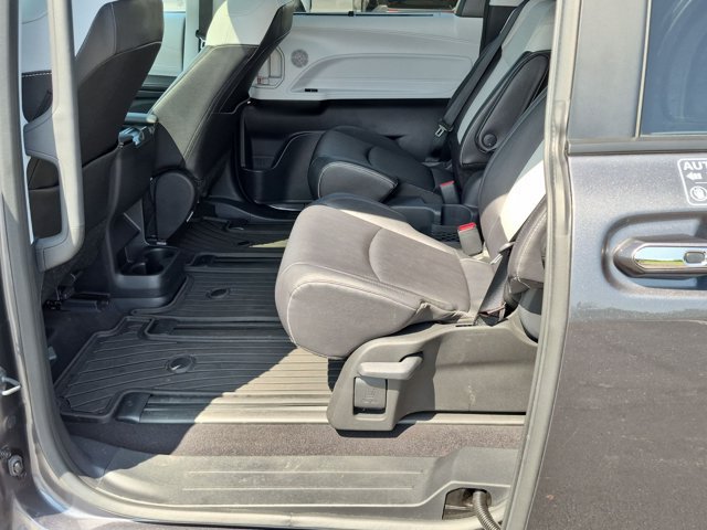 Certified 2025 Toyota Sienna XSE AWD/4WD image 17