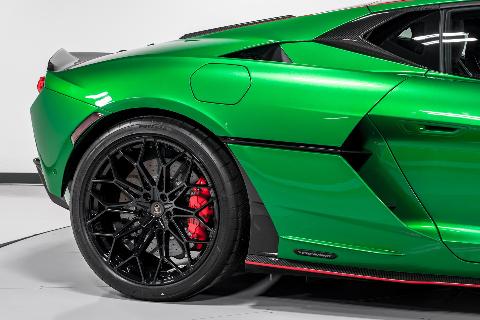 Used 2026 Lamborghini Temerario AWD/4WD image 48
