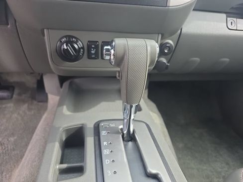 Used 2012 Nissan Frontier SL AWD/4WD image 15