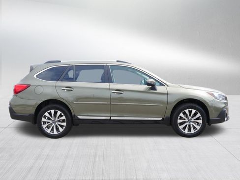 Used 2018 Subaru Outback 2.5i Touring AWD/4WD image 8