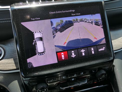 Used 2023 Jeep Grand Cherokee L Limited w/ Luxury Tech Group II RWD image 18