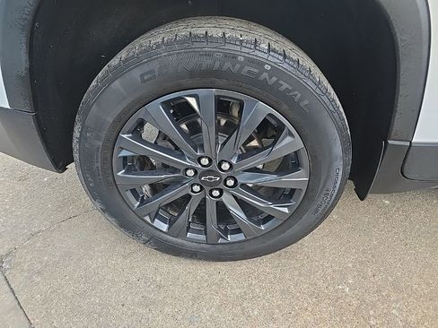 Used 2022 Chevrolet Traverse RS image 22