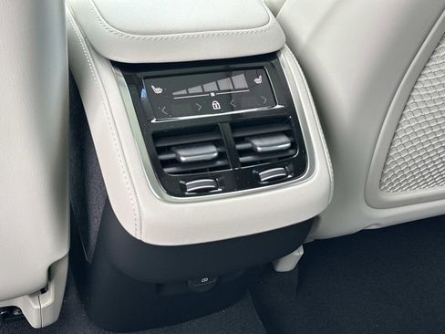 New 2026 Volvo XC90 B6 Ultra w/ Protection Package AWD/4WD image 10